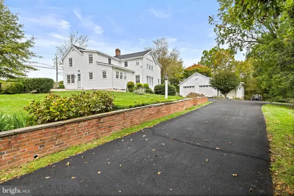 1101 Walker Rd, GREAT FALLS, VA 22066