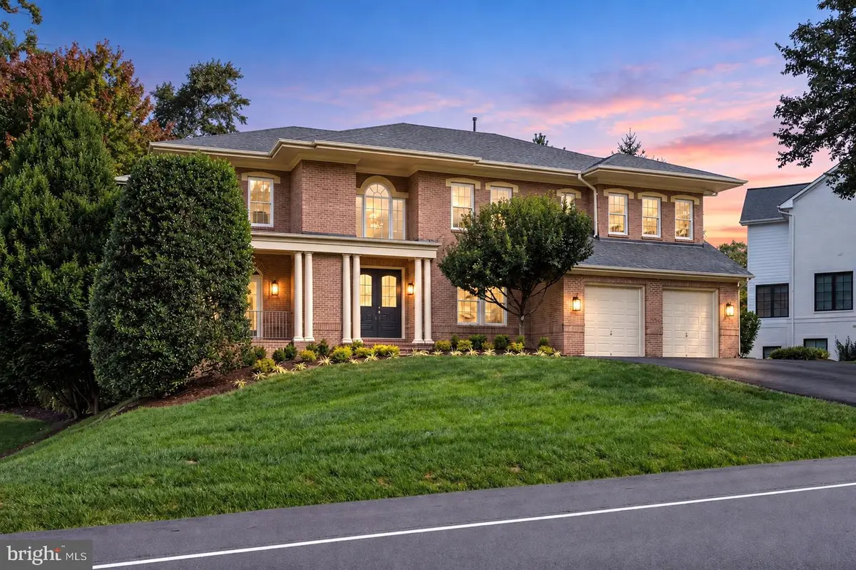 9082 Best Bower Ct, Vienna, VA 22182 - #1