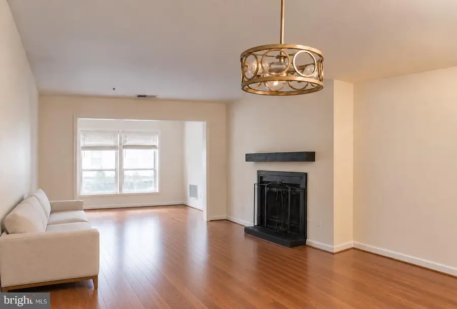 3176 Summit Square Dr #4-c5, Oakton, VA 22124 - #2