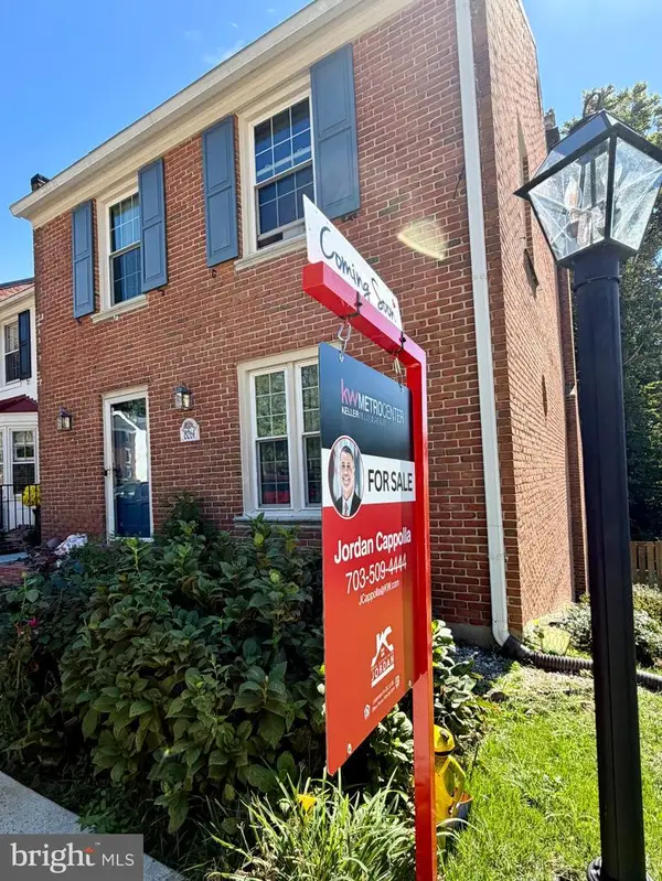8261 Taunton Pl, SPRINGFIELD, VA 22152