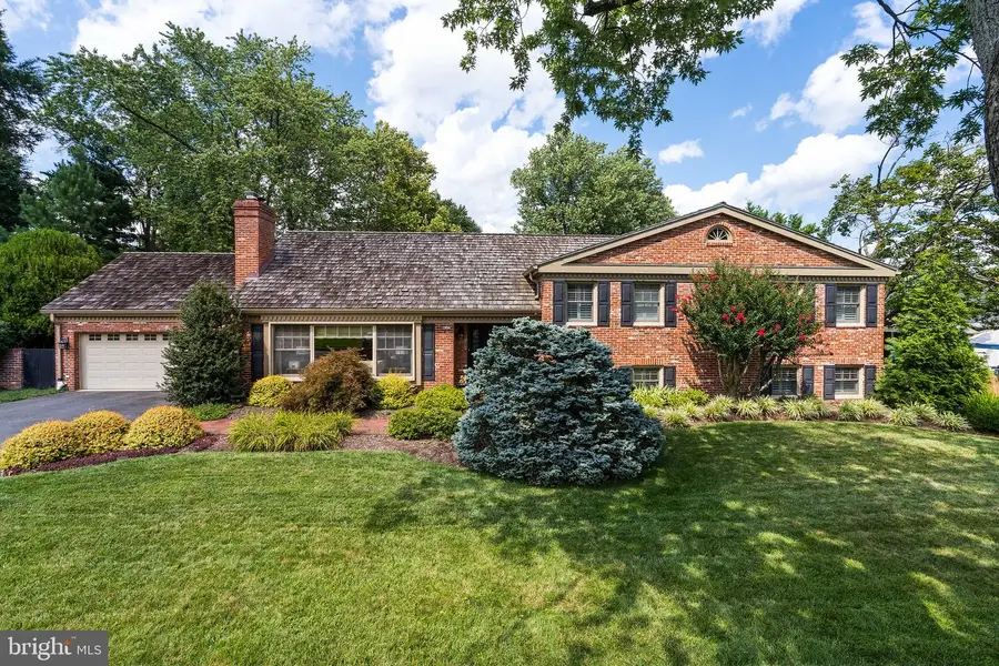 6302 Long Meadow Rd, McLean, VA 22101 - #2