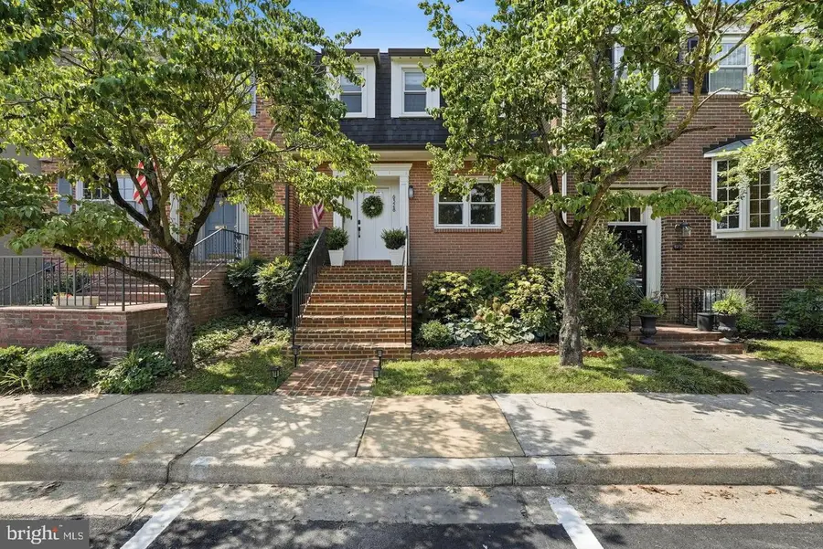 6328 Golf Course Sq, Alexandria, VA 22307 - #3