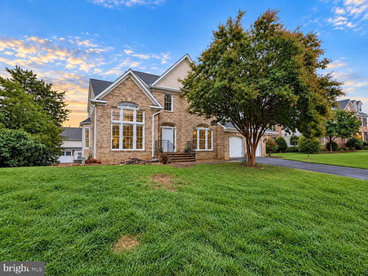 8313 Ivy Green Rd, Fairfax Station, VA 22039 - #1