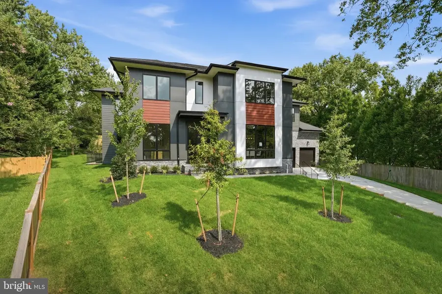1905 Lamson Pl, McLean, VA 22101 - #2