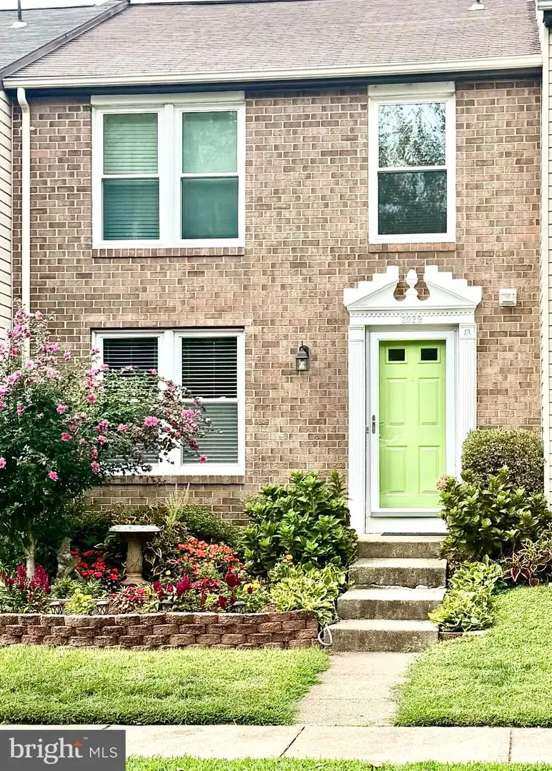 3929 Plum Run Ct, Fairfax, VA 22033 - #1
