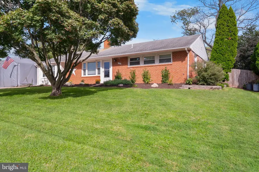 5305 Oldcastle Ln, Springfield, VA 22151 - #2