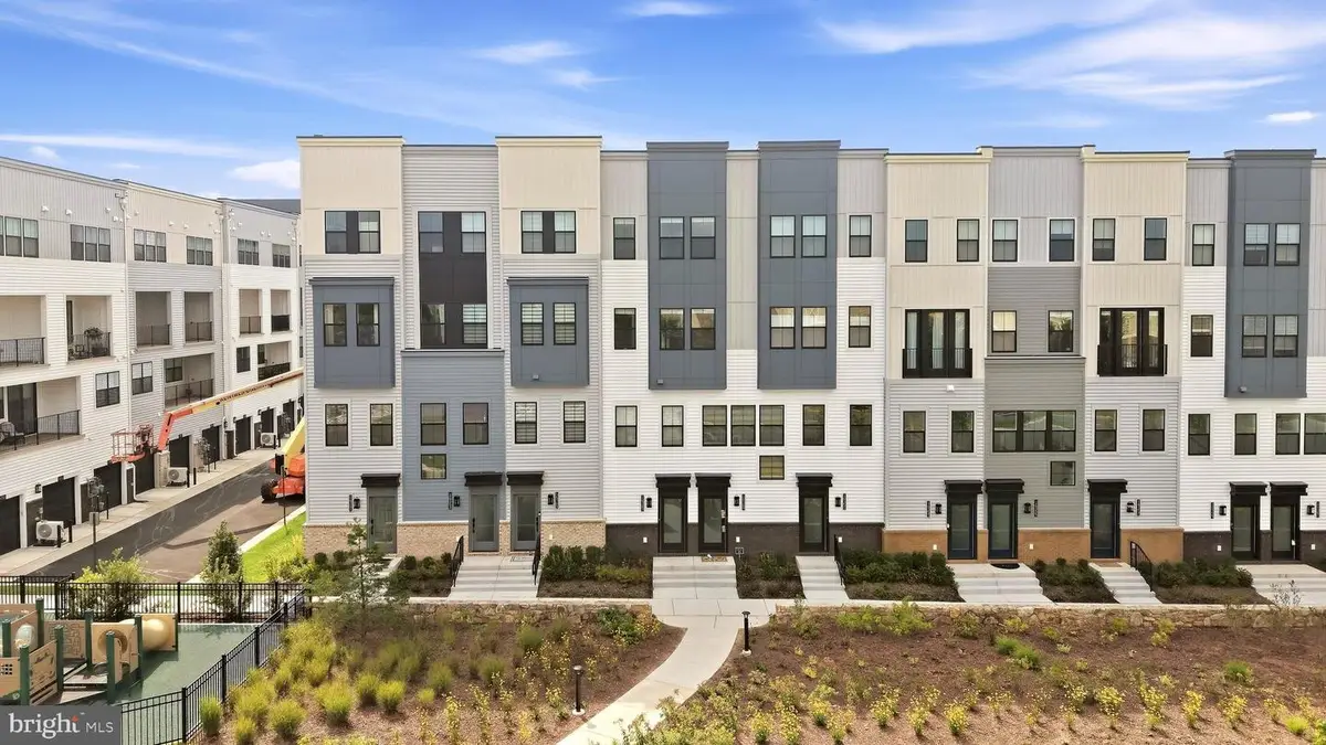 14347 Glen Manor Dr #204, Chantilly, VA 20151 - #1