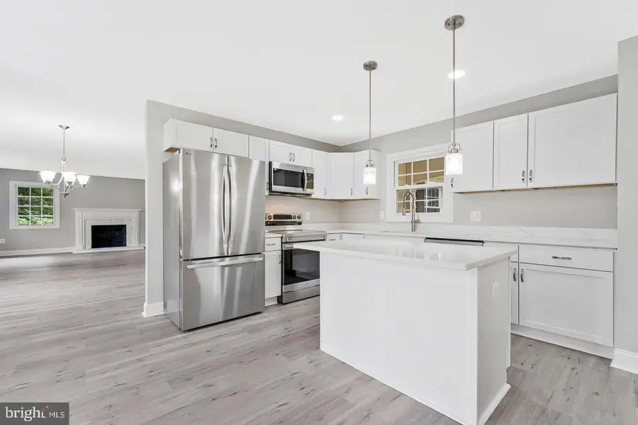 12806 Middleton Ln, Fairfax, VA 22033 - #2