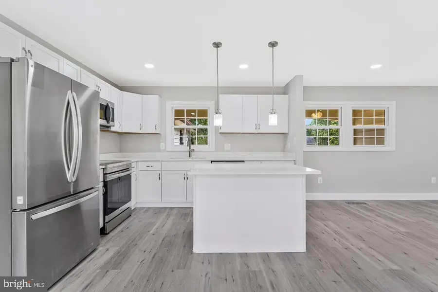 12806 Middleton Ln, Fairfax, VA 22033 - #3