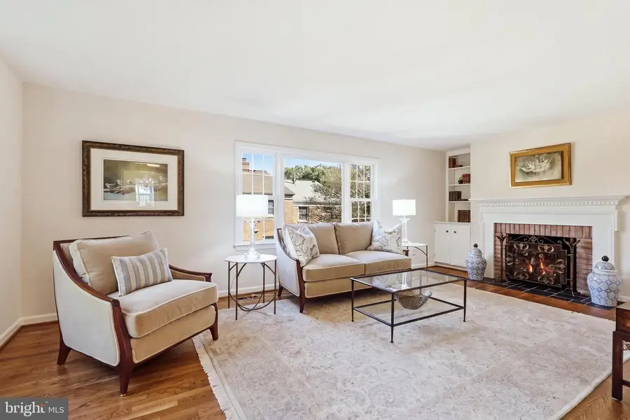 3171 Stonehurst Dr, Fairfax, VA 22031 - #3