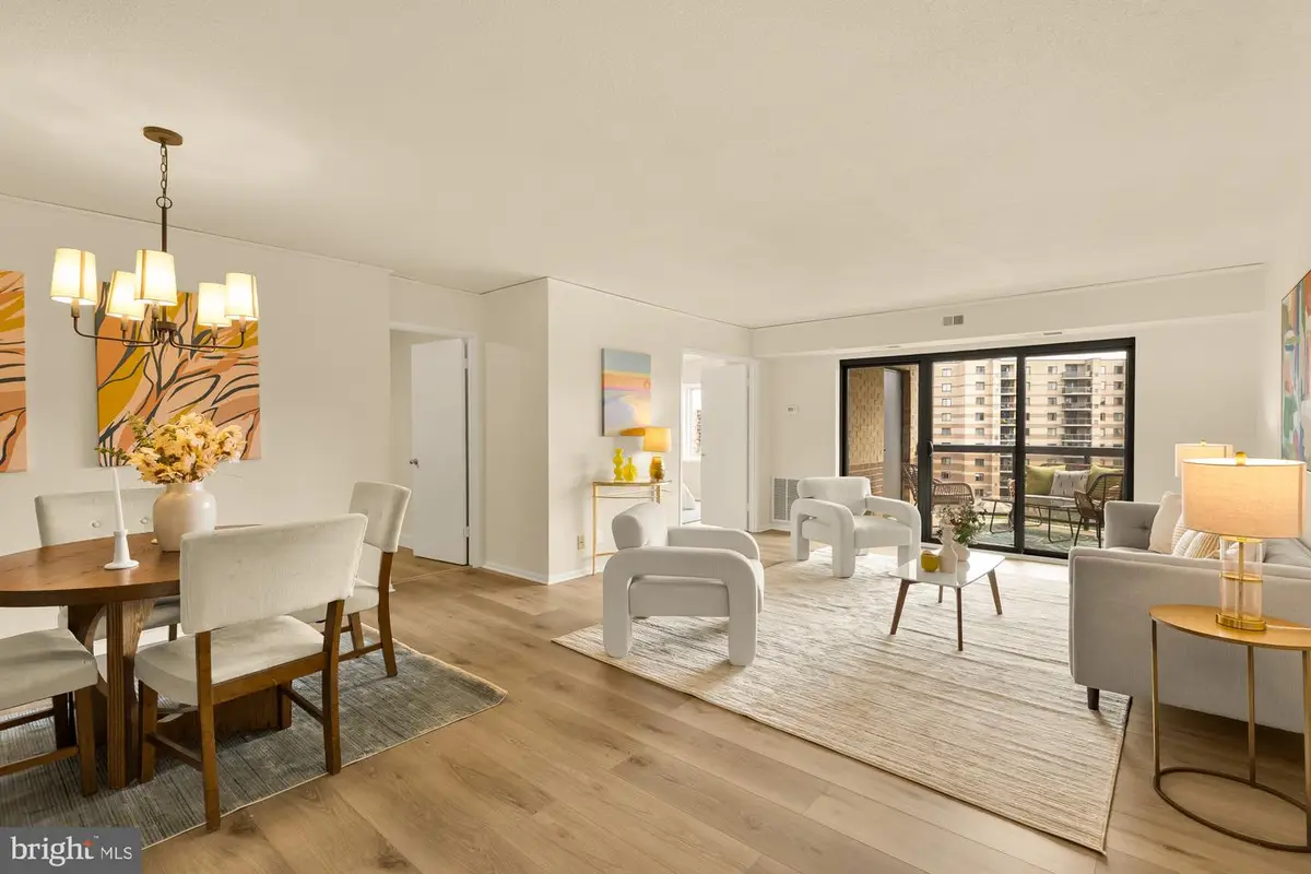 8360 Greensboro Dr #817, McLean, VA 22102 - #1