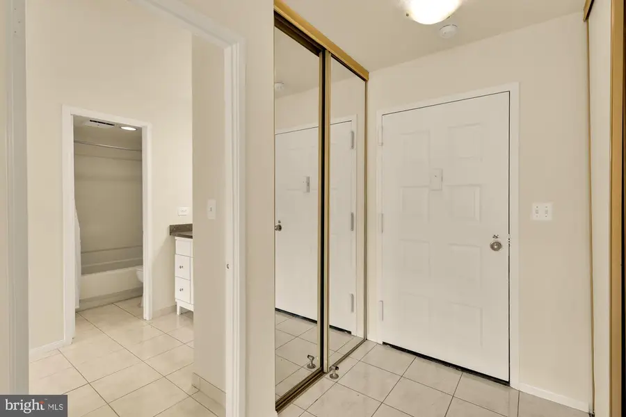 8360 Greensboro Dr #817, McLean, VA 22102 - #2