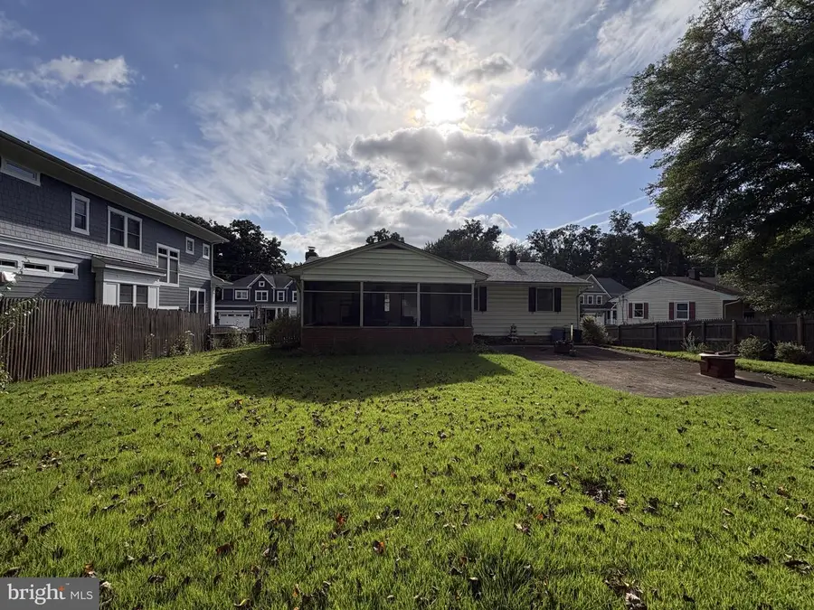 1214 Ross Dr Sw, Vienna, VA 22180 - #2