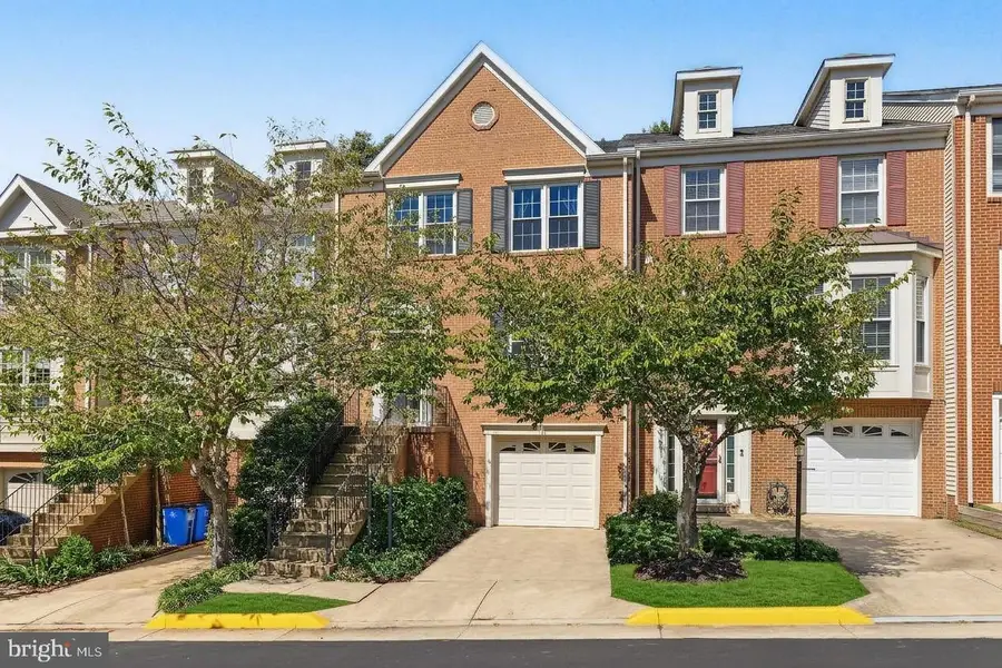 7111 Tanworth Dr, Springfield, VA 22152 - #2