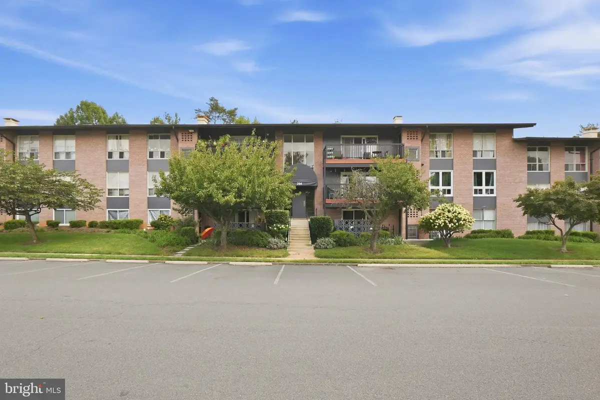 204 Park Terrace Ct Se #24, Vienna, VA 22180 - #1