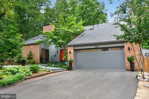 2003 Upper Lake Dr, RESTON, VA 20191