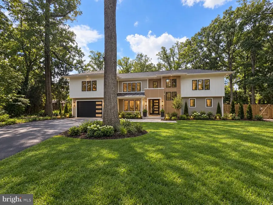 8615 Acorn Cir, Vienna, VA 22180 - #2