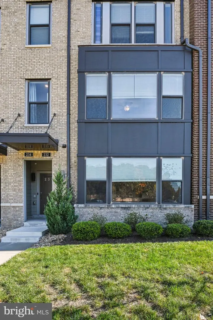 232 Van Buren St, Herndon, VA 20170 - #2