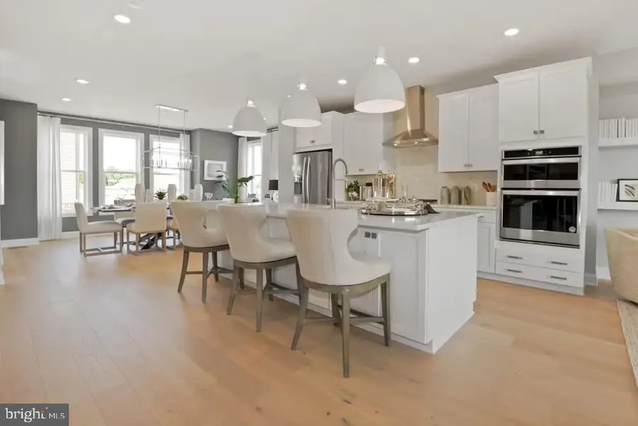 1867 Oakview Crest Dr, Reston, VA 20190 - #2