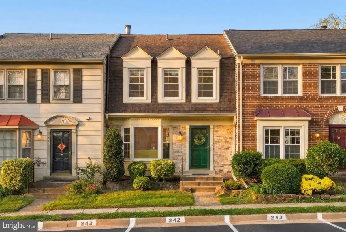 5529 Ridgeton Hill Ct, Fairfax, VA 22032 - #1