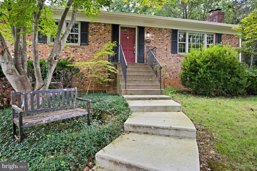 9908 Minburn St, Great Falls, VA 22066 - #3