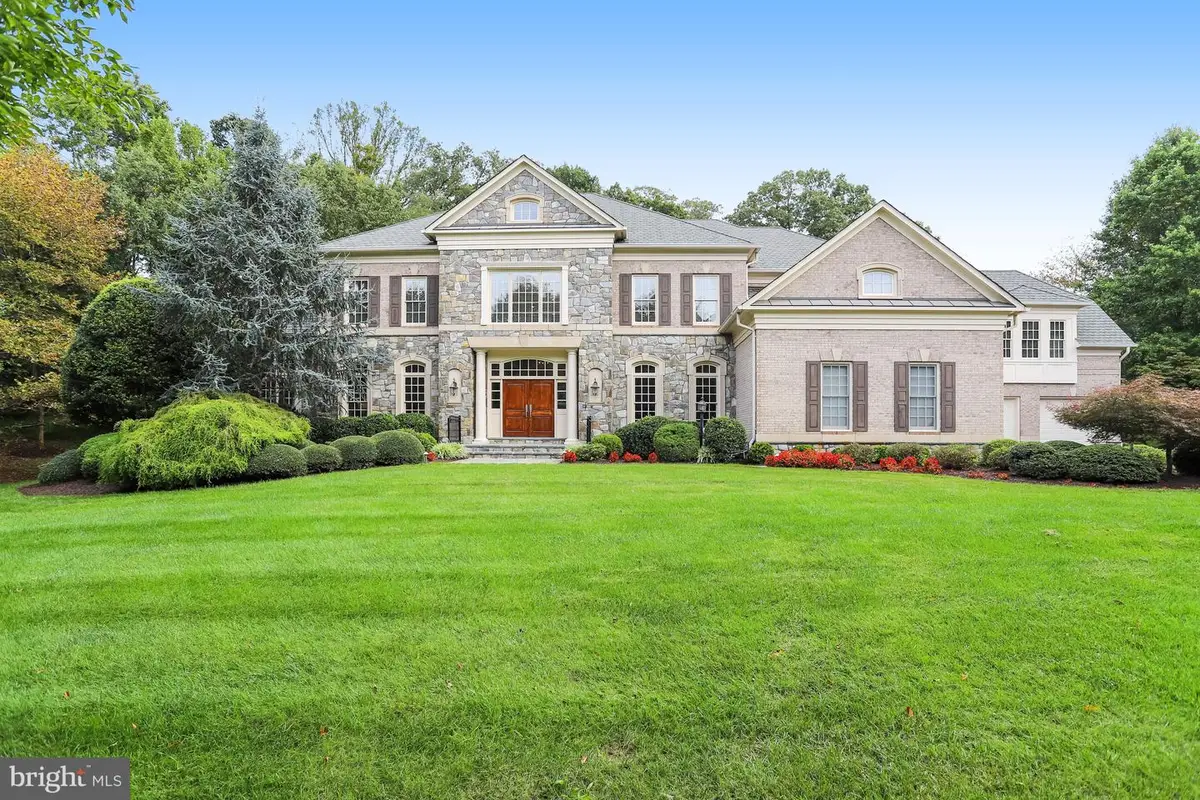 851 Nicholas Run Dr, Great Falls, VA 22066 - #1