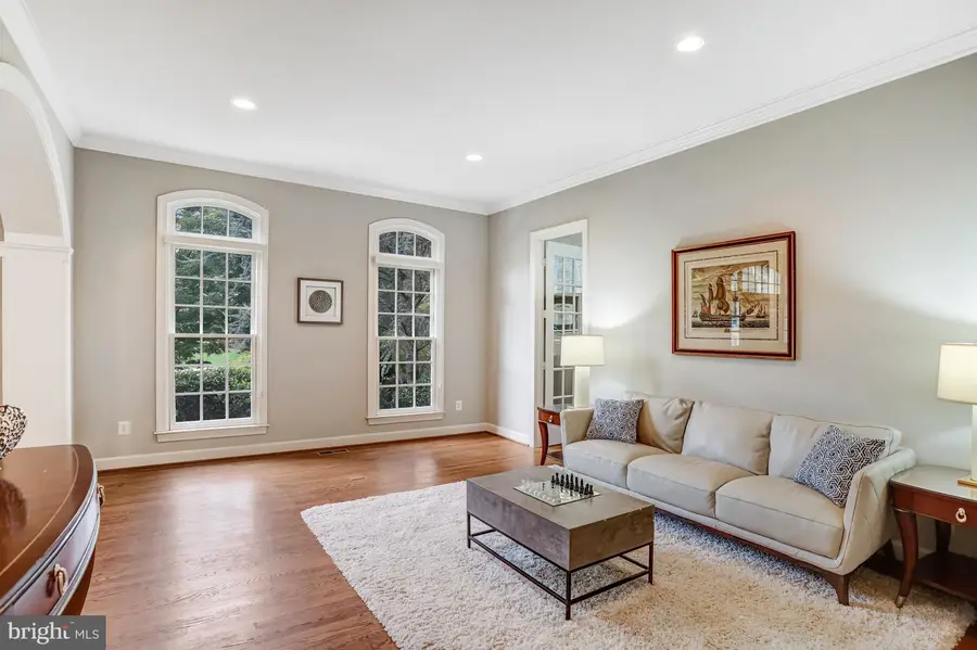 851 Nicholas Run Dr, Great Falls, VA 22066 - #3