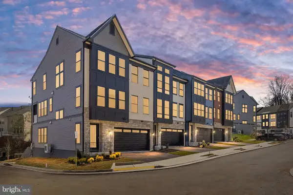8460 Begonia Ln, LORTON, VA 22079