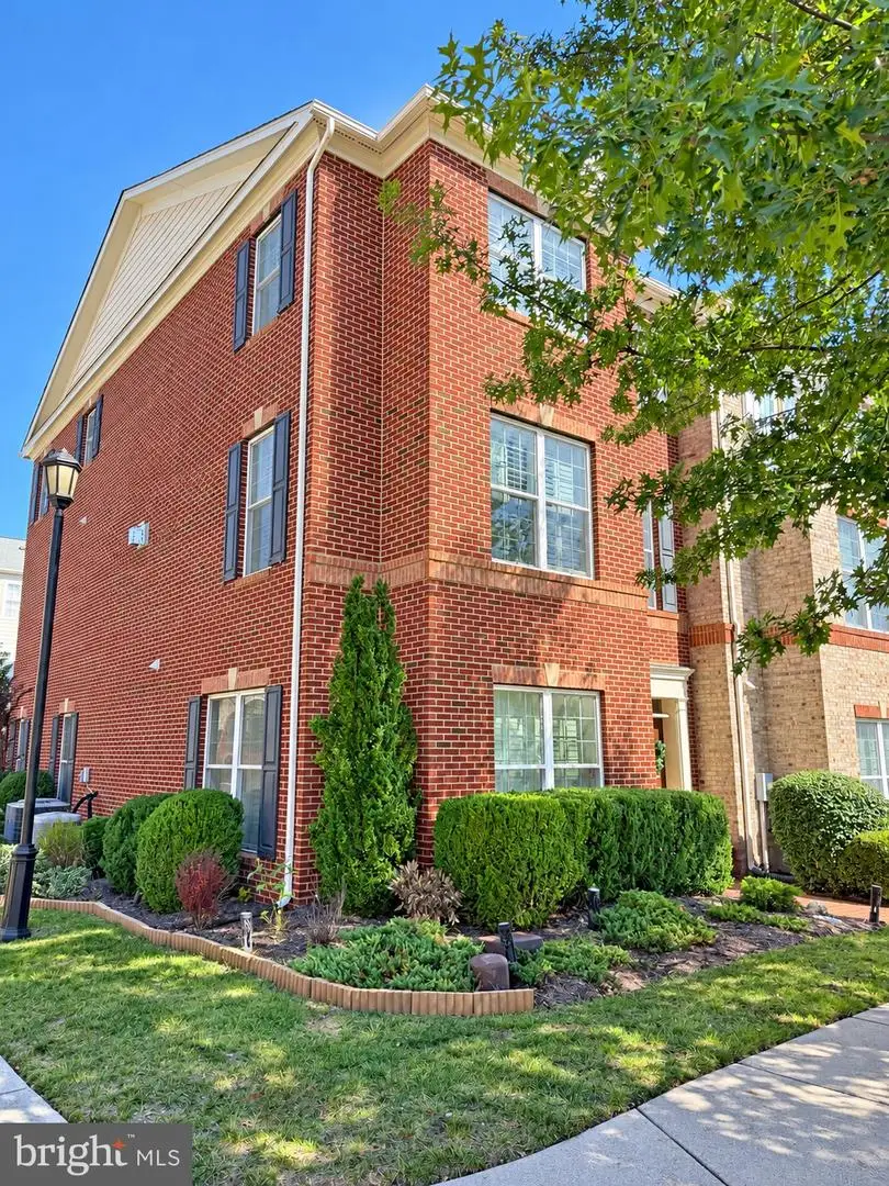 114 Quietwalk Ln, Herndon, VA 20170 - #2