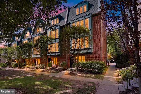 9678 Cedar Farm Cir, FAIRFAX, VA 22031