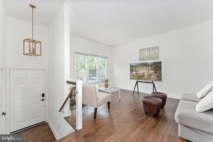 10456 Malone Ct, Fairfax, VA 22032 - #3