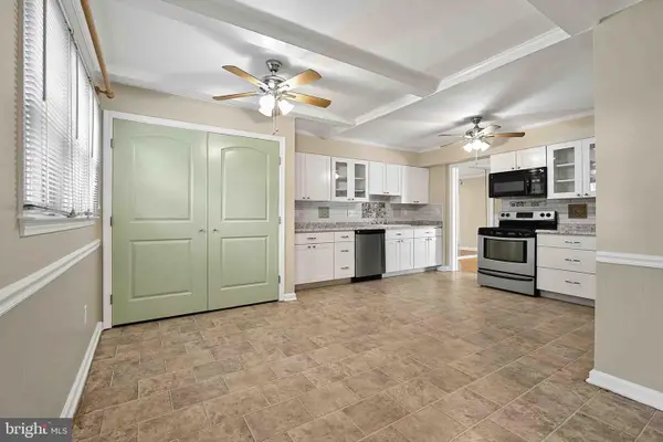 14439 Golden Oak Rd, CENTREVILLE, VA 20121