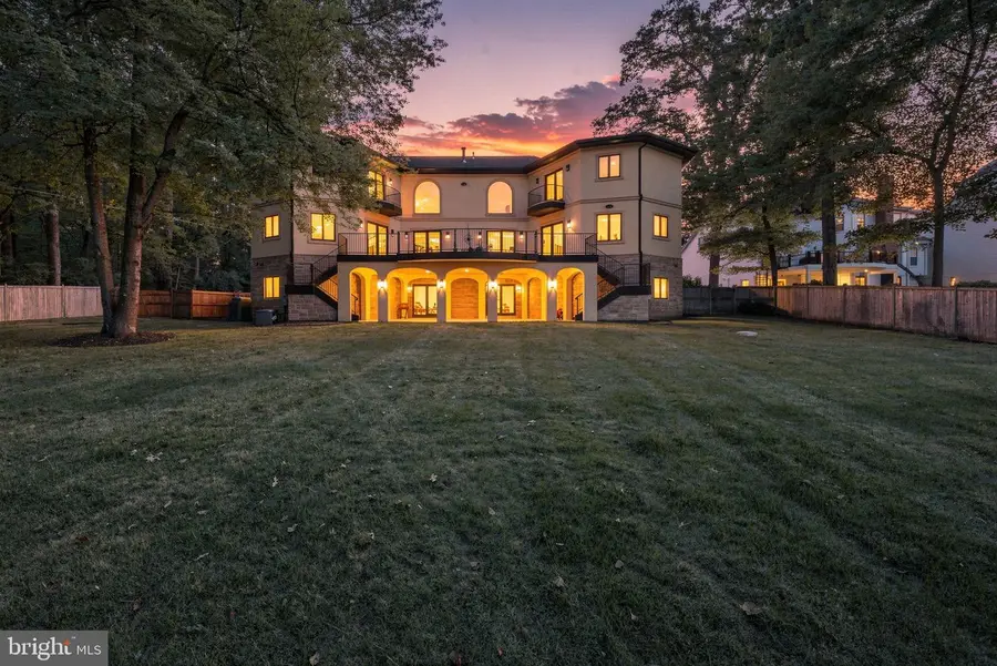 8419 Overlook St, Vienna, VA 22182 - #2