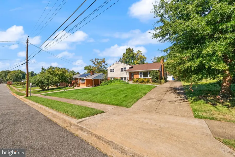 8108 Adair Ln, Springfield, VA 22151 - #2