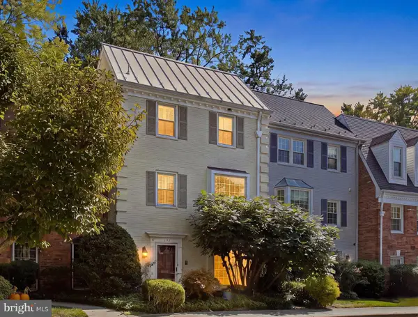 1107 Wimbledon Dr, MCLEAN, VA 22101