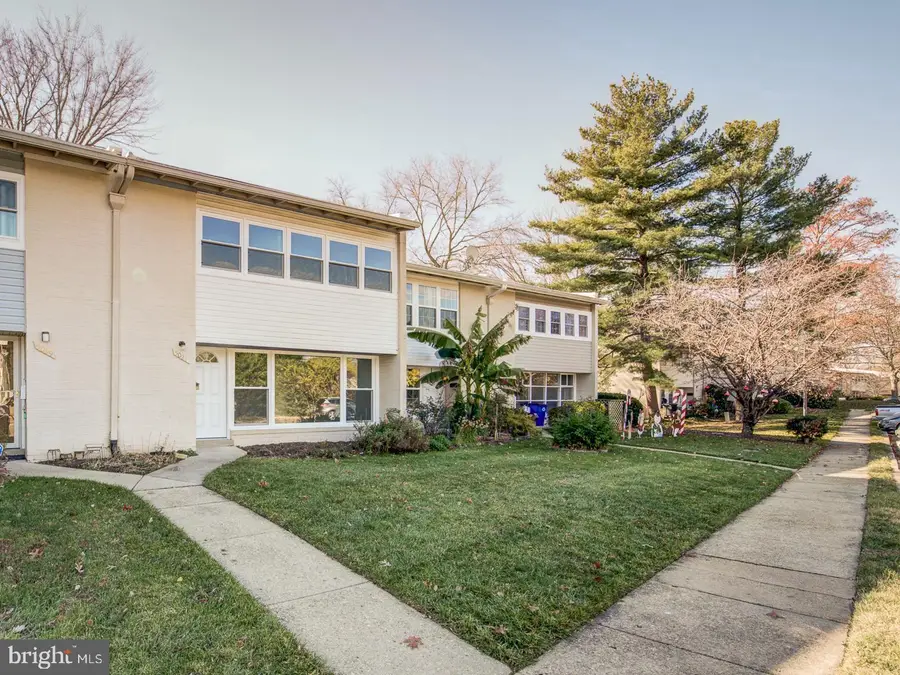 5021 Americana Dr, Annandale, VA 22003 - #2