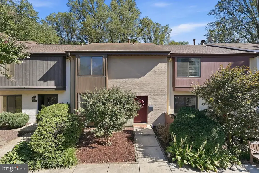 2053 Golf Course Dr, Reston, VA 20191 - #2