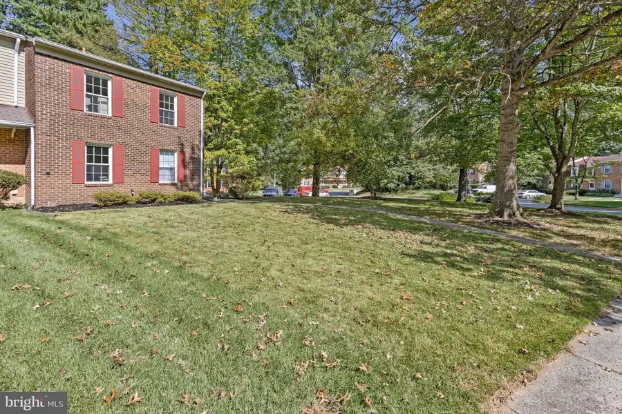 6401 Old Scotts Ct, Springfield, VA 22152 - #2