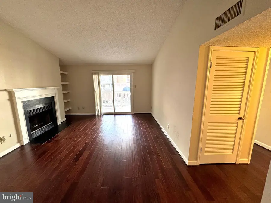 1513 Lincoln Way #301a, McLean, VA 22102 - #3