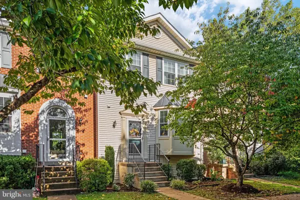13834 Rampant Lion Ct, CENTREVILLE, VA 20120