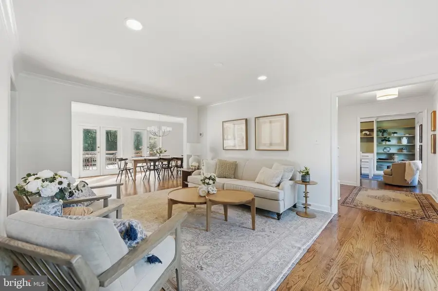 8461 Holly Leaf Dr, McLean, VA 22102 - #2