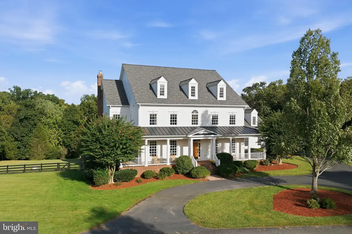 9606 Beach Mill Rd, Great Falls, VA 22066 - #1