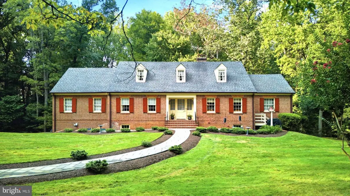 9187 Old Dominion Dr, McLean, VA 22102 - #1