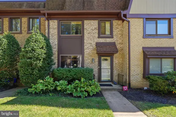 2902 Jermantown Rd #27, OAKTON, VA 22124