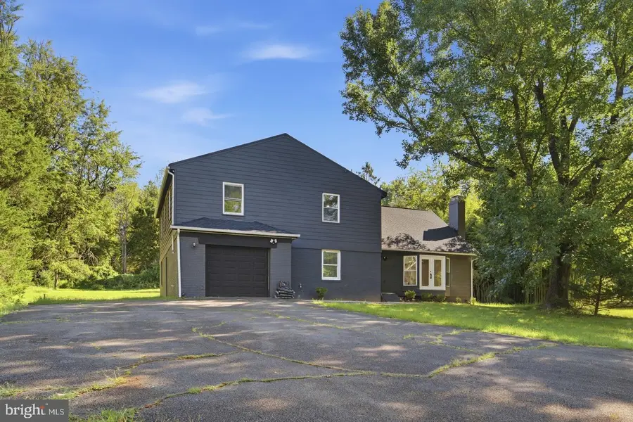 717 Kentland Dr, Great Falls, VA 22066 - #3