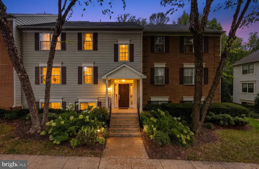 12010 Golf Ridge Ct #302, Fairfax, VA 22033 - #3