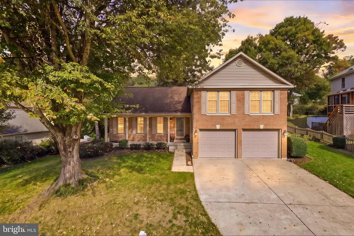 9302 Janphil Ln, Springfield, VA 22153 - #1