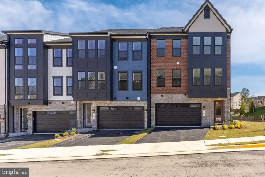 8454 Begonia Ln #28, Lorton, VA 22079 - #2