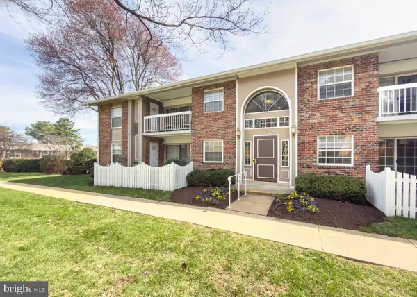 1954 Kennedy Dr #202, MCLEAN, VA 22102