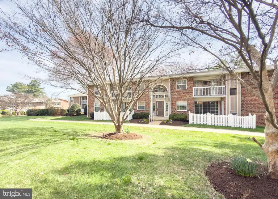 1954 Kennedy Dr #202, McLean, VA 22102 - #2